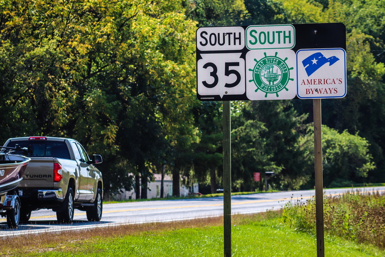 fall sign great river road