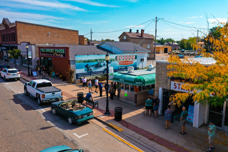 downtown petes fall pete's hamburger people